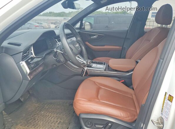 WA1VXAF74LD011702 2020 AUDI Q7 White Front interior view