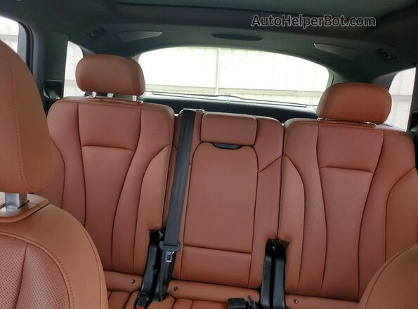 WA1VXAF74LD011702 2020 AUDI Q7 White Rear seats view