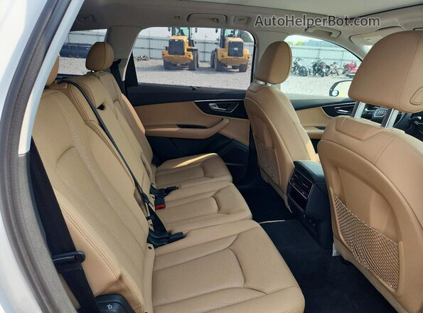 WA1VXAF76MD010651 2021 AUDI Q7 White Вид задньої частини салону