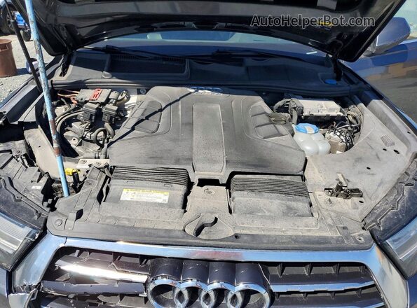 WA1WAAF70HD007739 2017 AUDI Q7 Gray Vista del compartimento del motor