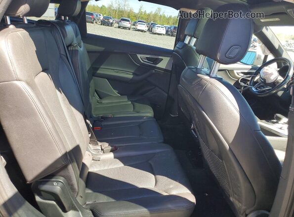 WA1WAAF70HD007739 2017 AUDI Q7 Gray Vista interior trasera