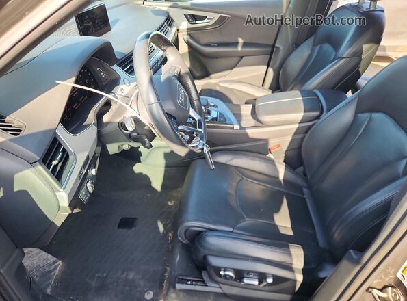 WA1WAAF78KD011156 2019 AUDI Q7 Gray Widok wnętrza z przodu