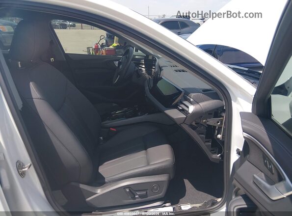 WAU1BCFU7SN043859 2025 AUDI ALL Белый Вид салона спереди