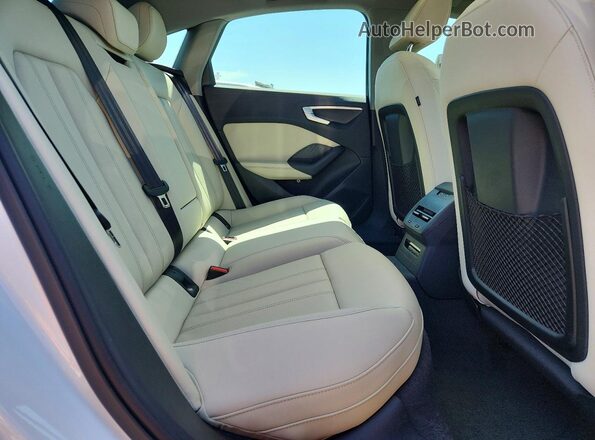WAU1BCFU9SN030353 2025 AUDI A5 White Widok tylnych siedzeń
