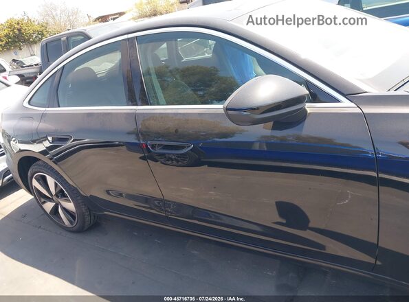 WAU2BCFU2SN068012 2025 AUDI ALL Black სალონის 360-გრადუსიანი ხედი