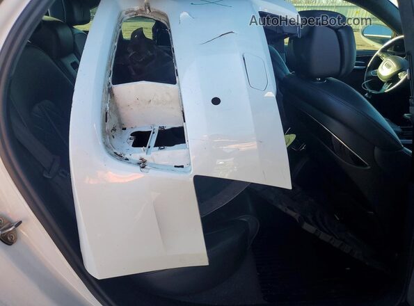 WAU43AFDXHN005503 2017 AUDI A8 White Vista de los asientos traseros