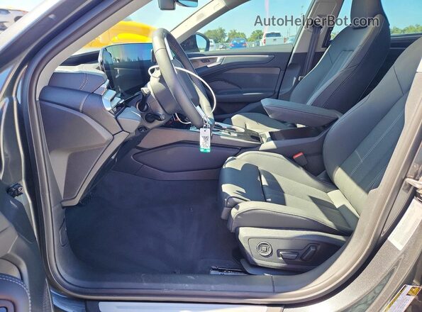 WAU55CFN9TN033661 2026 AUDI A6 Gray Вид салону спереду