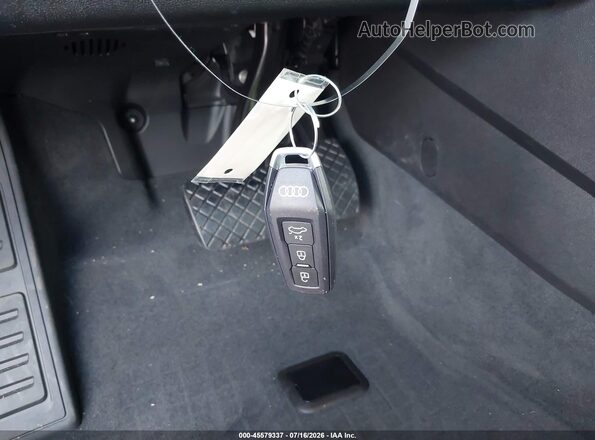 WAU7CAGH8SA020854 2025 AUDI A6 White Vista del salpicadero