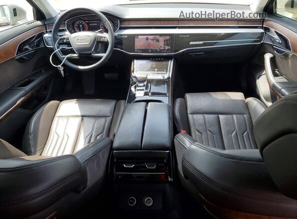 WAU8DAF85KN017647 2019 AUDI A8 Серый Вид панели приборов