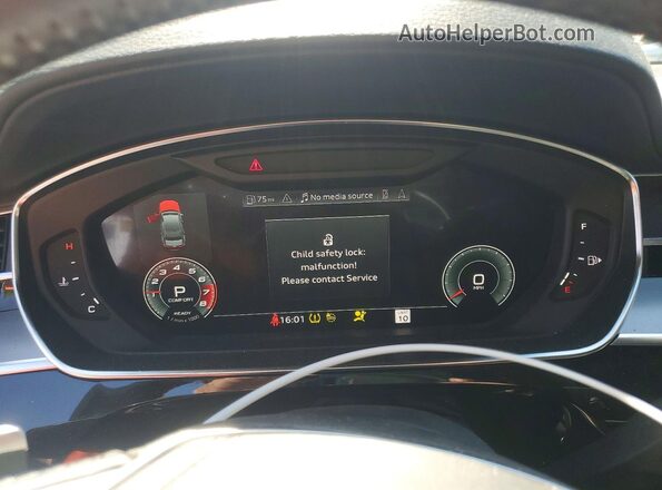 WAU8DAF89MN021980 2021 AUDI A8 White Widok zestawu wskaźników