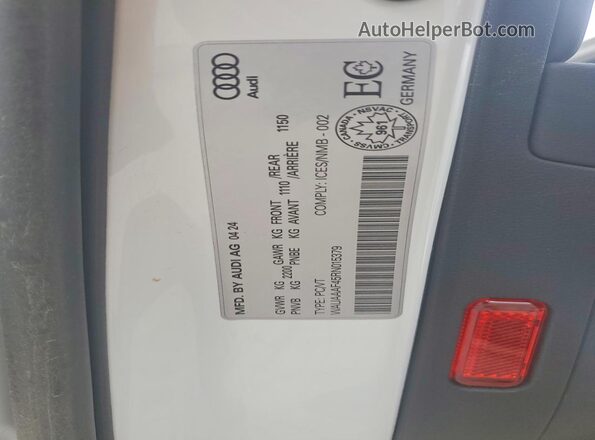 WAUAAAF45RN015379 2024 AUDI A4 White Vista del compartimento del motor