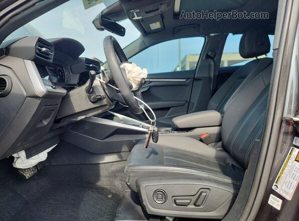 WAUAUDGY3RA003426 2024 AUDI A3 Gray წინა სალონის ხედი