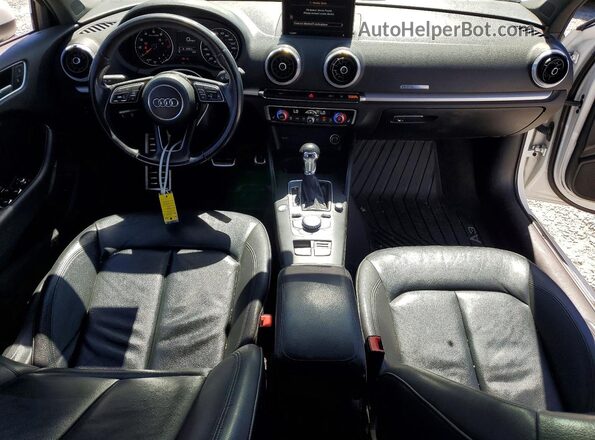 WAUAUGFF0H1035475 2017 AUDI A3 White Vista del salpicadero