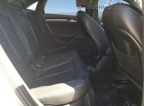 WAUAUGFF0H1035475 2017 AUDI A3 White Vista de los asientos traseros