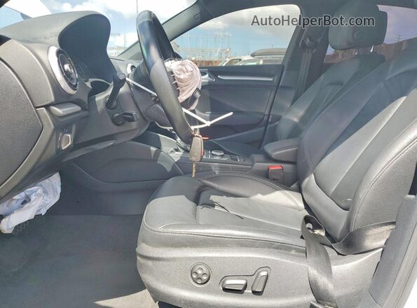 WAUAUGFF0K1012124 2019 AUDI A3 White Вид салону спереду