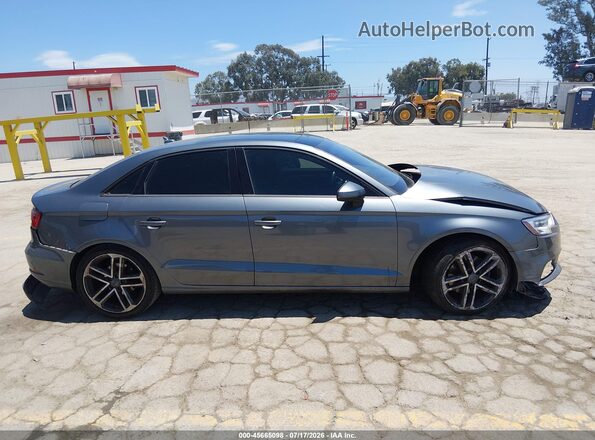 WAUAUGFF1H1026882 2017 AUDI A3 Gray Vista interior trasera