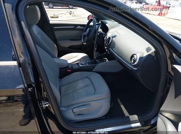 WAUAUGFF6J1090695 2018 AUDI A3 Black Вид салону спереду