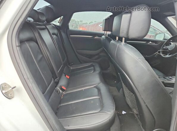 WAUB8GFF5J1022834 2018 AUDI A3 White Vista de los asientos traseros