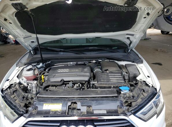 WAUB8GFF8H1043686 2017 AUDI A3 White Widok wnętrza z tyłu