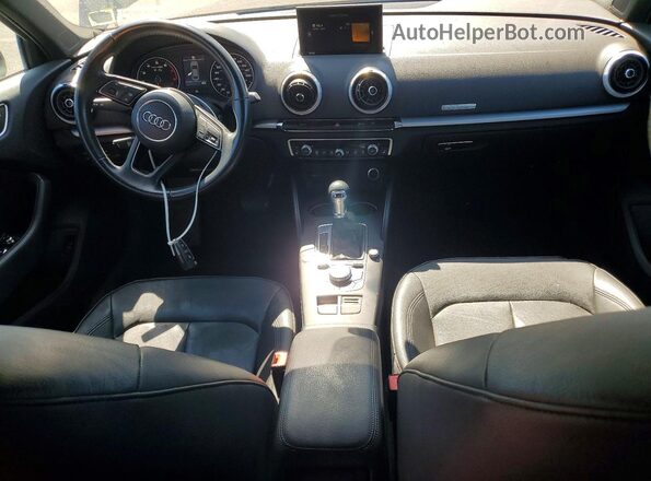 WAUBEGFF1K1017446 2019 AUDI A3 Black Vista del salpicadero