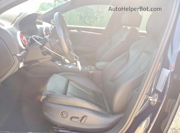 WAUBEGFF6LA004807 2020 AUDI A3 Blue Вид салону спереду