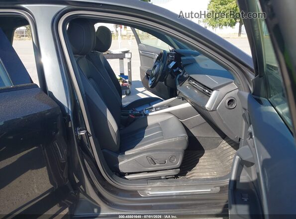 WAUBUDGY2NA019096 2022 AUDI A3 Черный Вид салона спереди