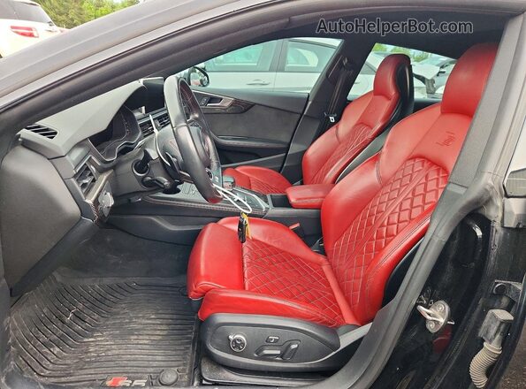 WAUC4CF59JA069719 2018 AUDI S5 Black Front interior view