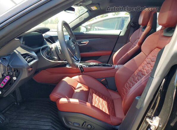 WAUCJBFW6R7004606 2024 AUDI E-TRON Black Вид салону спереду