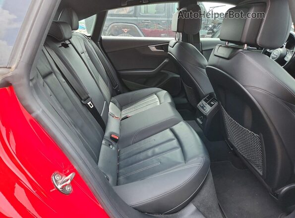 WAUDACF57MA059241 2021 AUDI A5 Red Widok tylnych siedzeń