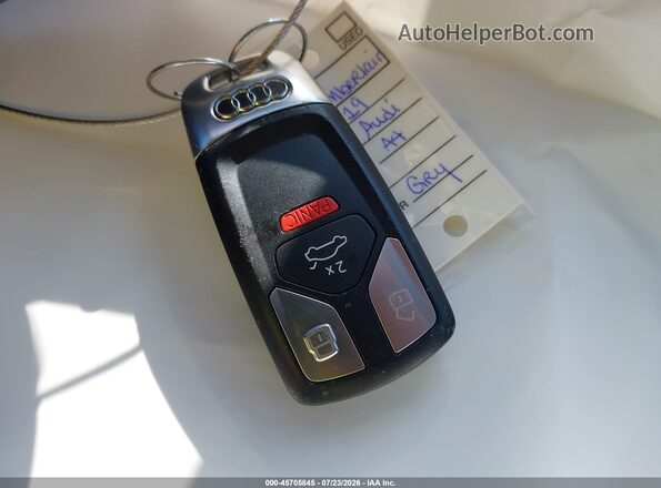 WAUDNAF4XKN013067 2019 AUDI A4 Gray Widok deski rozdzielczej