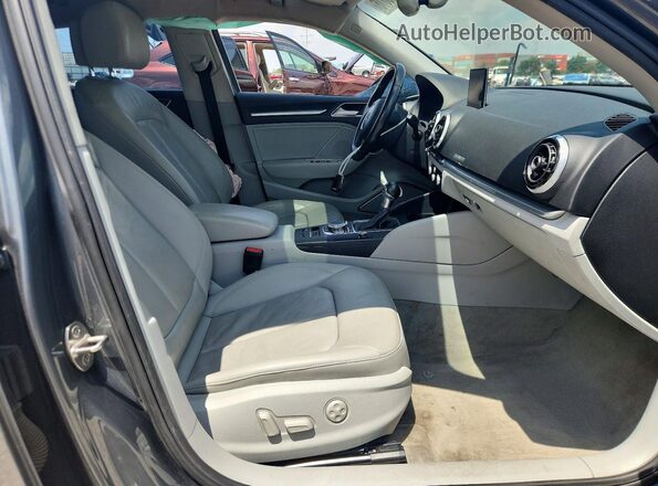 WAUE8GFF5G1064801 2016 AUDI A3 Silver Вид салону спереду