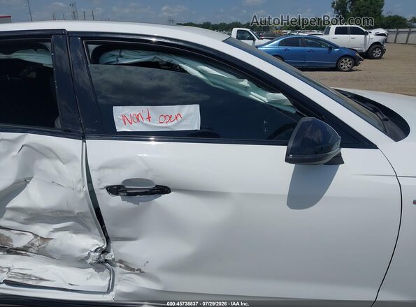 WAUEAAF44PA035175 2023 AUDI A4 White Вид салону спереду