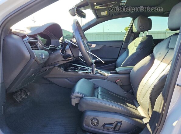 WAUEAAF4XMA065146 2021 AUDI A4 Белый Вид салона спереди