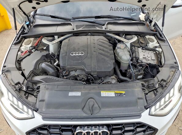 WAUEABF45MN003958 2021 AUDI A4 White Rear interior view