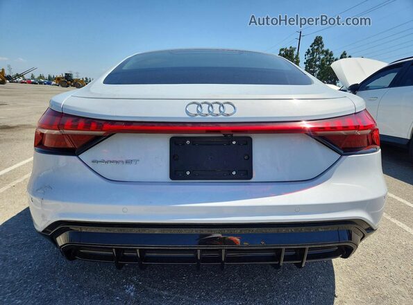 WAUEJBFW2N7004895 2022 AUDI E-TRON Белый Вид сзади