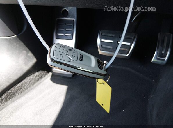 WAUENAF44JA023054 2018 AUDI A4 White Vista del salpicadero
