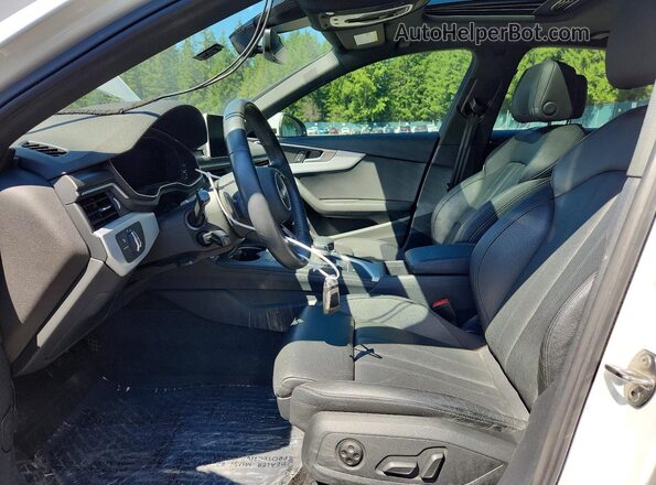 WAUENAF44JN020048 2018 AUDI A4 White Front interior view