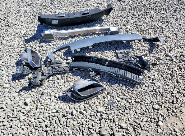 WAUENAF4XKN013574 2019 AUDI A4 Charcoal Vista del compartimento del motor