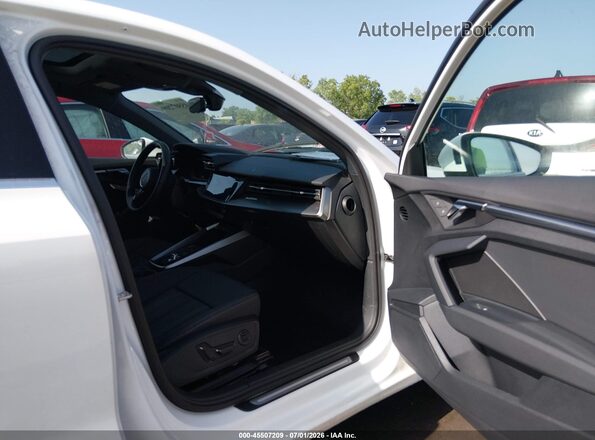 WAUGUDGY3NA020280 2022 AUDI A3 White Vista interior delantera