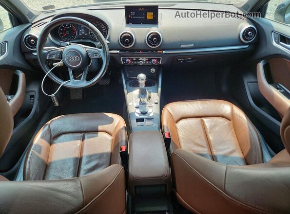 WAUGUGFFXH1040841 2017 AUDI A3 Blue Vista del salpicadero