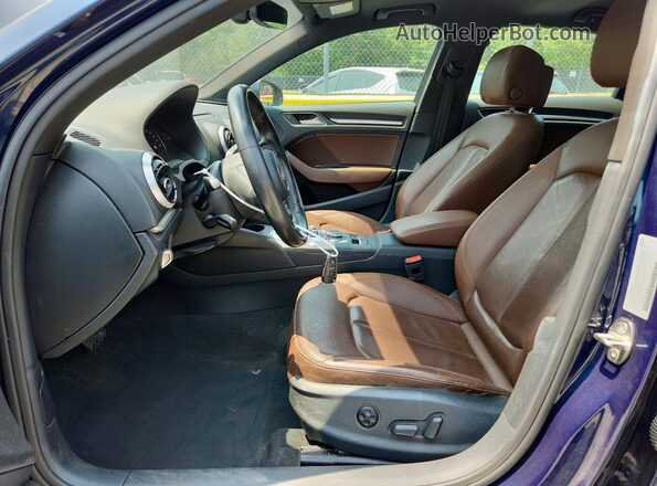 WAUGUGFFXH1040841 2017 AUDI A3 Blue Vista interior delantera