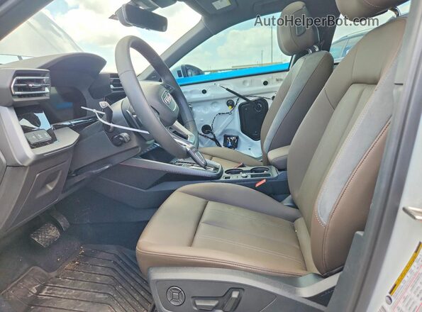 WAUHUDGY4TA044573 2026 AUDI A3 White Вид салону спереду