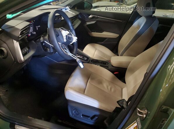 WAUHUDGYXSA075602 2025 AUDI A3 Зеленый Вид салона спереди