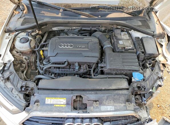 WAUK8GFF1J1036701 2018 AUDI A3 Белый Вид задней части салона