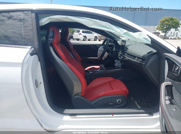 WAUP4AF51RA018779 2024 AUDI S5 White Widok wnętrza z przodu