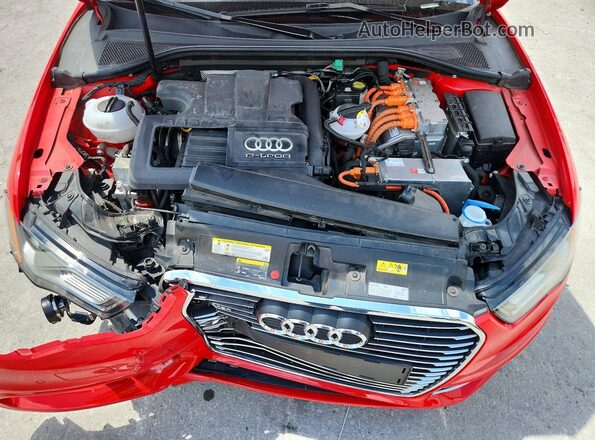 WAUTPBFF4GA150615 2016 AUDI A3 Красный Вид задней части салона