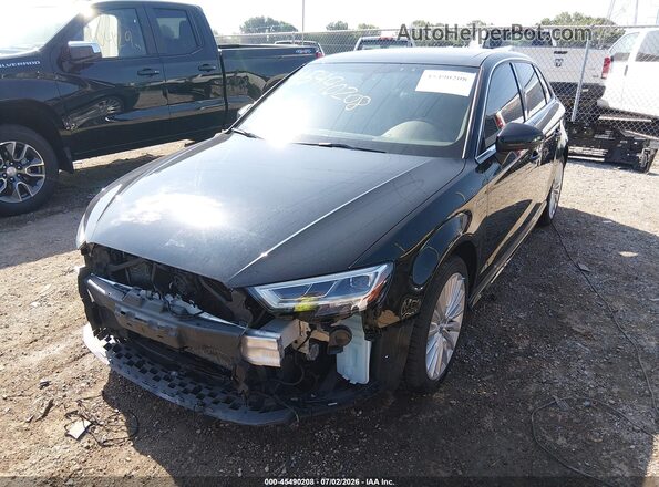WAUTPBFFXJA091514 2018 AUDI A3 Черный Передняя левая четверть