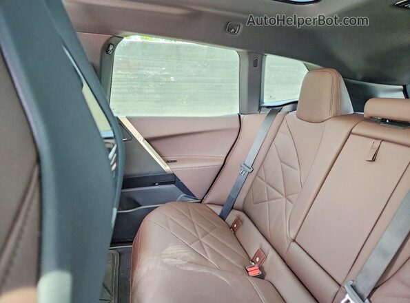 WB523CF02SCU70598 2025 BMW IX White Vista de los asientos traseros