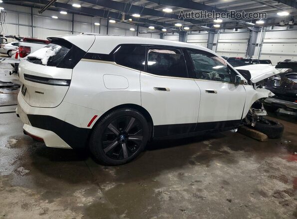 WB523CF03RCN49949 2024 BMW IX White Trasero derecho