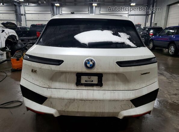 WB523CF03RCN49949 2024 BMW IX White Vista trasera